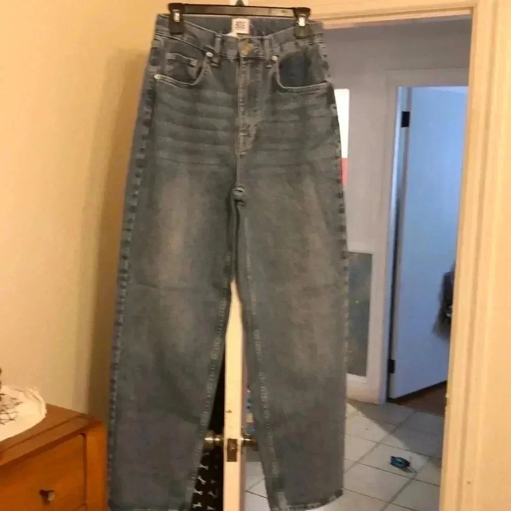 Urban Outfitters BDG hi-rise baggy jeans.  Size 28